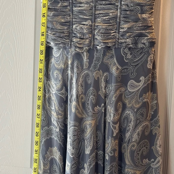 Carmen Marc Valvo sleeveless dress - Picture 4 of 7